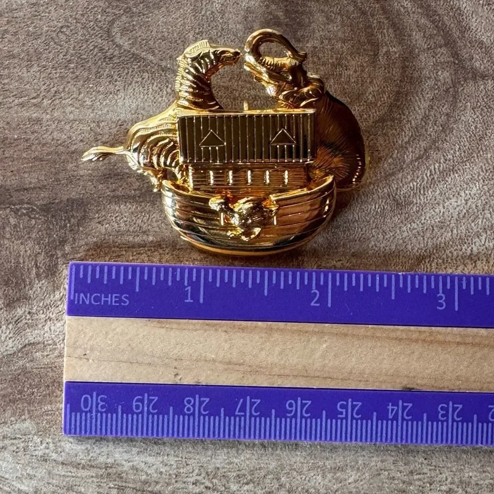 Premier Designs Noah’s Ark Brooch Gold Tone Metal Collectible Costume Religious